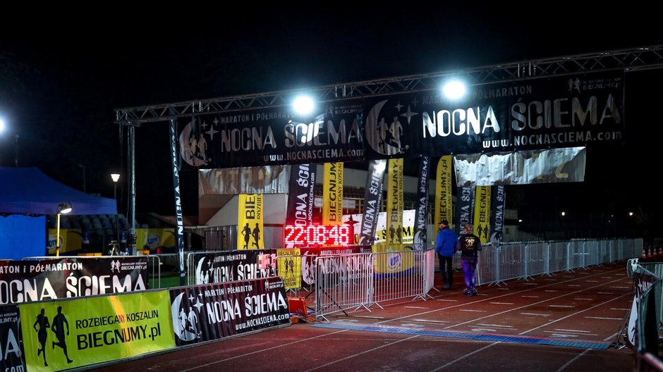 Nocny bieg w Koszalinie. Do pokonania będą dwa dystanse, foto: Nocnasciema.com