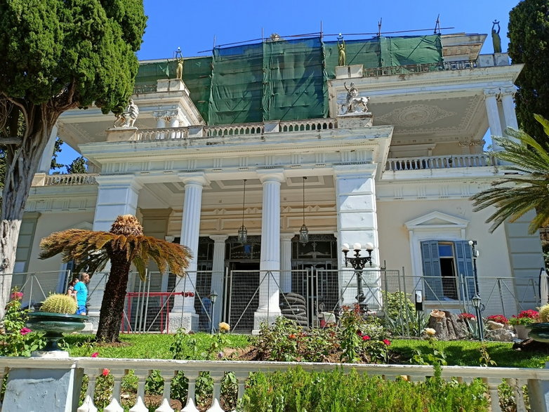 Achilleion to pałac zbudowany w Gastouri na wyspie Korfu dla cesarzowej Elżbiety Austriackiej, znanej również jako Sisi