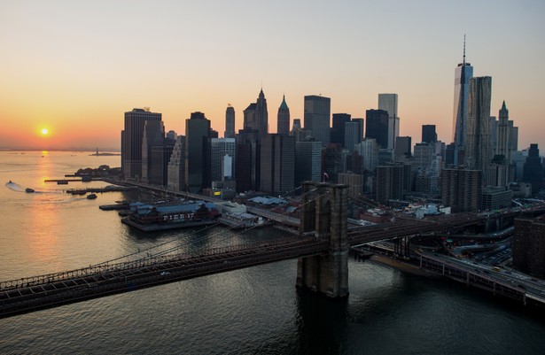 Nowy Jork - Brooklyn Bridge o zachodzie słońca