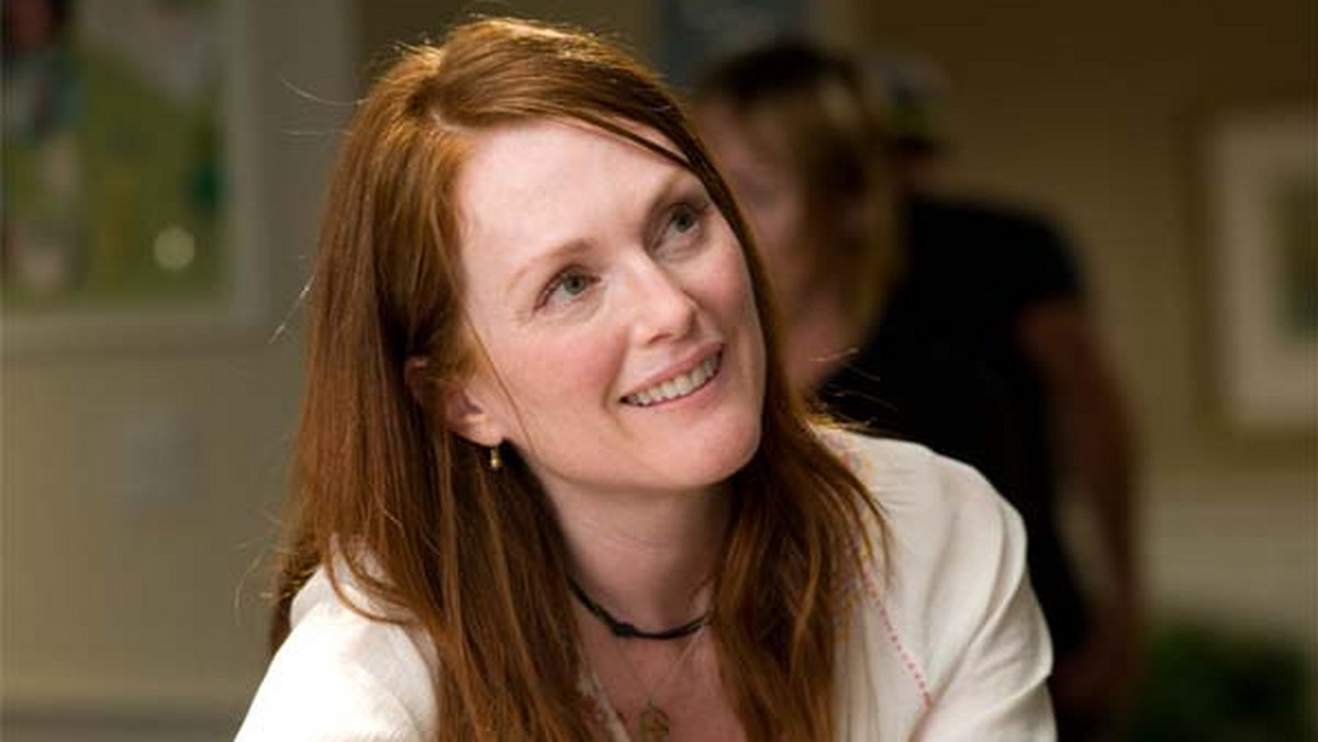 Julianne Moore otrzymała tytuł Kobiety Roku od studentów Harvardu zrzeszonych w najstarszym amerykańskim studenckim stowarzyszeniu teatralnym Hasty Pudding Theatricals.