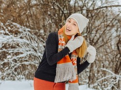 Włosy na nartach. Praktyczne wskazówki dotyczące ochrony i pielęgnacji