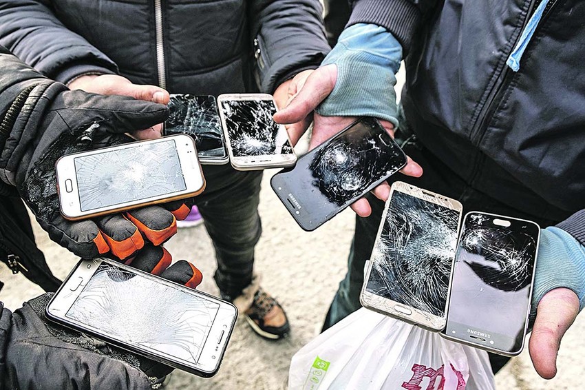 U izveštaju koji je bio pred evropskim zvaničnicima se navodi da su u hrvatskoj koristili "elektrošokere" koje su imigrantima postavljali na glave i vratove