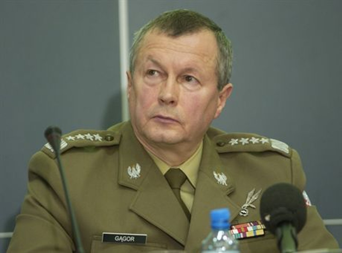 Konferencja prasowa nt stanu przygotowan kontyngentu wojskowego do udzialu w misji ISAF w Afganistanienz gen. Franciszek GagorWarszawa, 8032007fot. Artur Chmielewski