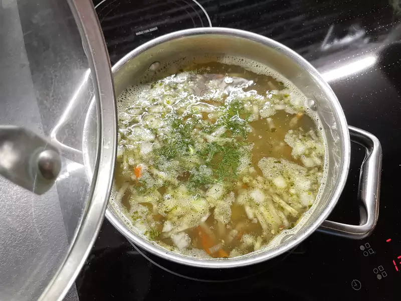 Zupa ogórkowa z mrożonki czyli obiadokolacja na dwa dni