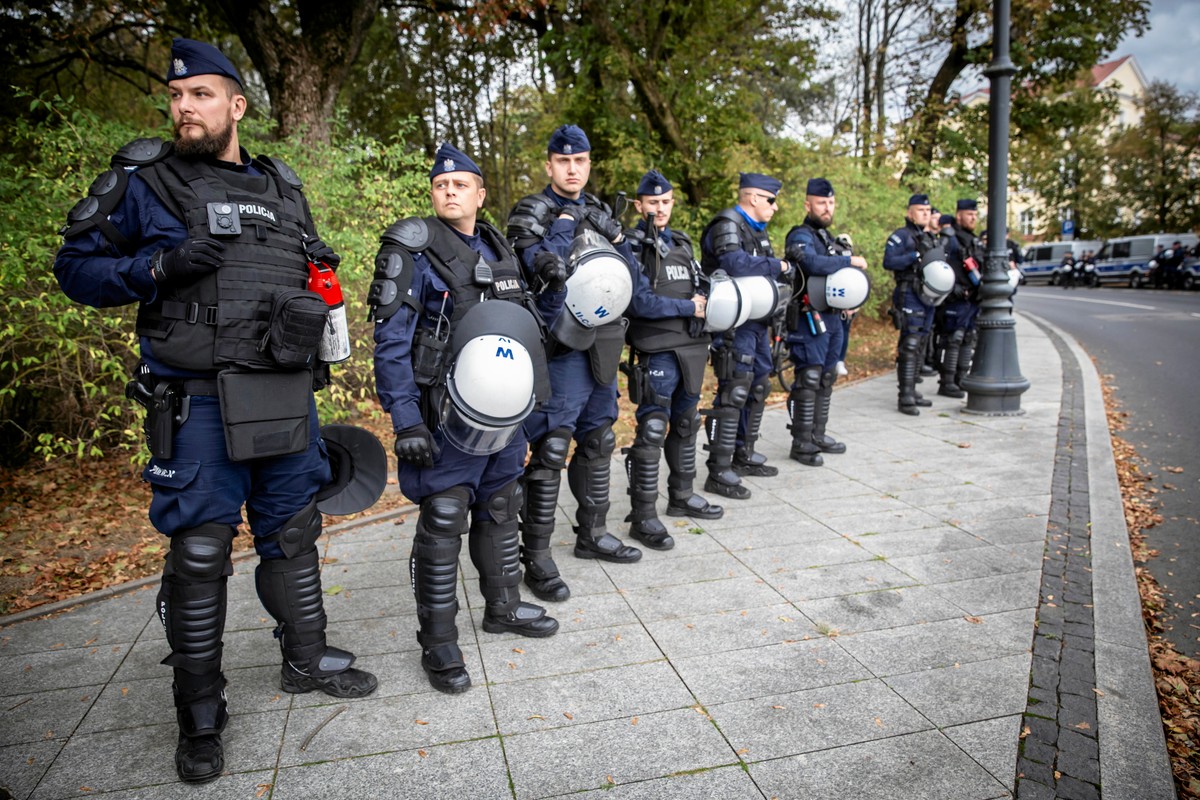 Sytuacja w policji: sięga się po głębokie rezerwy (zdjęcie ilustracyjne)
