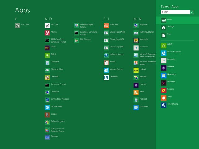 Windows8 - Przycisk Search dostępny w minimenu przenosi na ekran wyszukiwania, domyślnie prezentujący zainstalowane programy (znaczy appsy...)