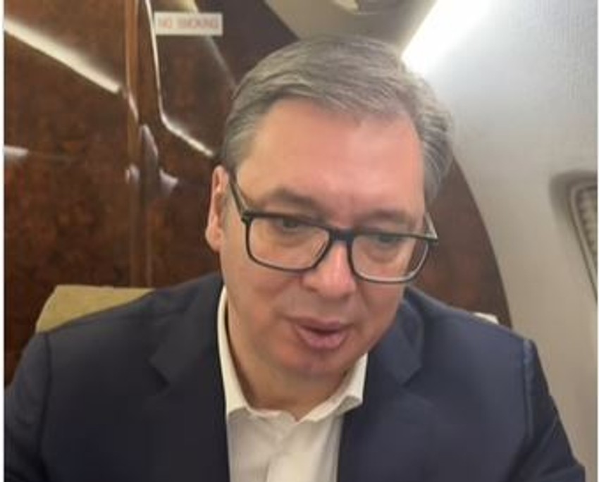 Vučić iz aviona za Banjaluku