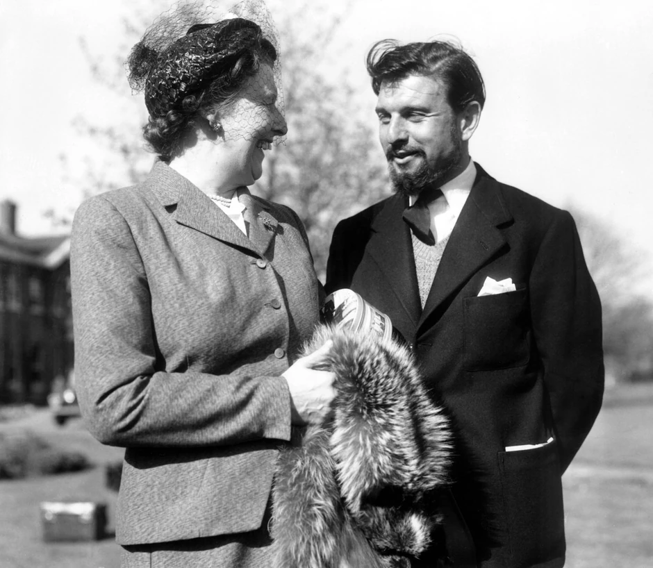 Džordž Blejk sa majkom u Berkširu u aprilu 1953. 