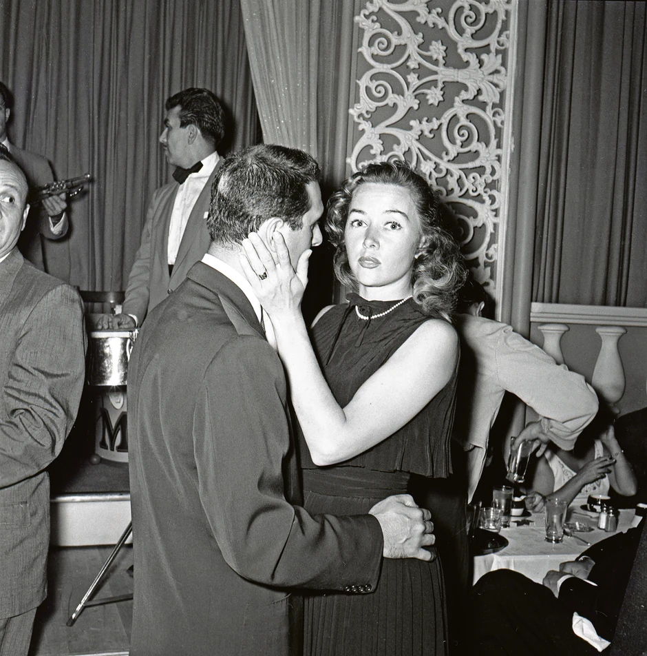 Bila je udata, između ostalih, za režisera Nikolasa Reja i za njegovog sina Tonija Reja i sa obojicom je imala decu