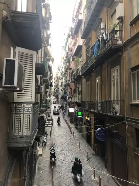 Jedna z ulic w quartieri spagnoli