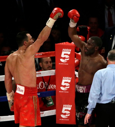 Władimir Kliczko obronił mistrzowski tytuł