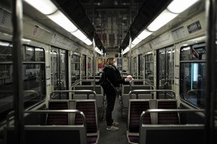 Francja zamówiła ponad miliard masek ochronnych. Chce przeprowadzać 100 tys. testów na koronawirusa dziennie