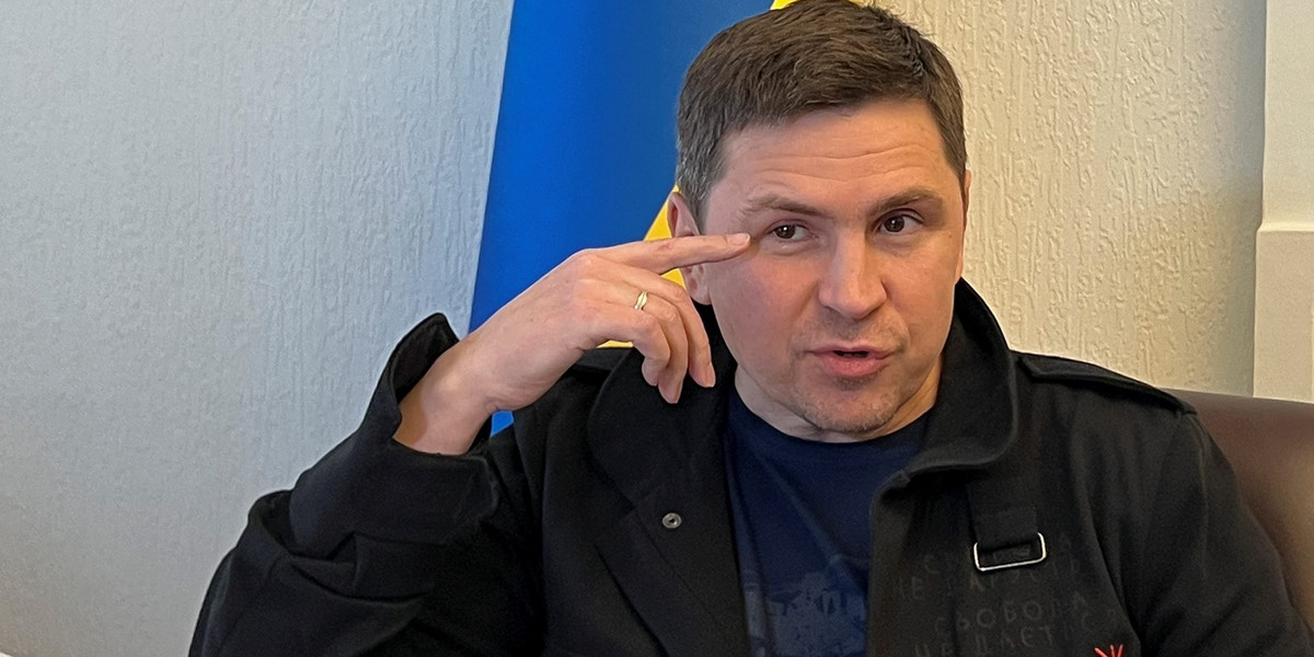  Doradca prezydenta Ukrainy, Mychajło Podolak wypowiedział się o terminie zakończenia wojny. 