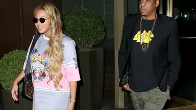 Beyonce w krótkiej sukience na spacerze z mężem