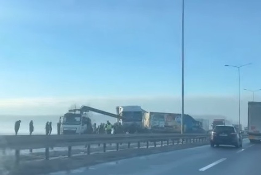 Auto sleteo sa puta na Pupinovom mostu