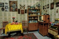 Fotele, kryształy, monety, porcelana z PRL-u. Za te rzeczy kolekcjonerzy płacą krocie [LISTA]