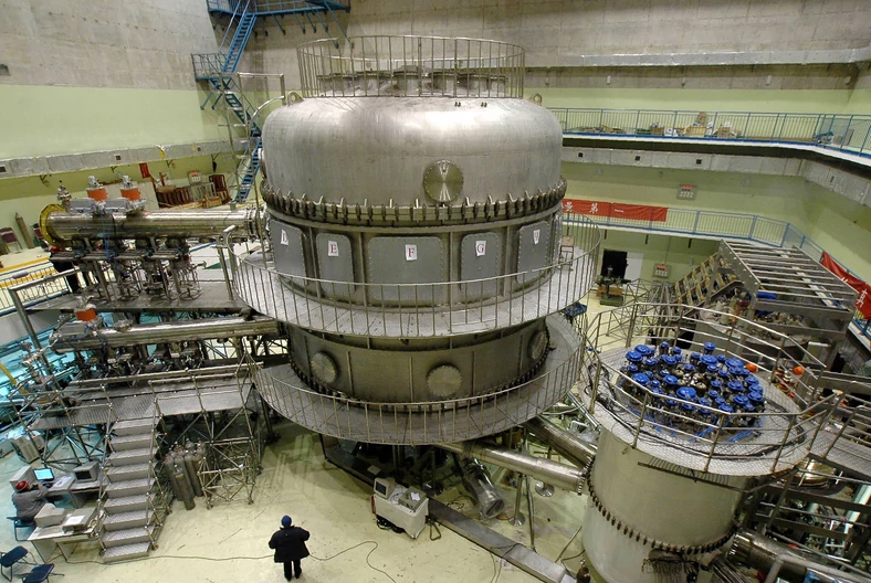 Tokamak EAST