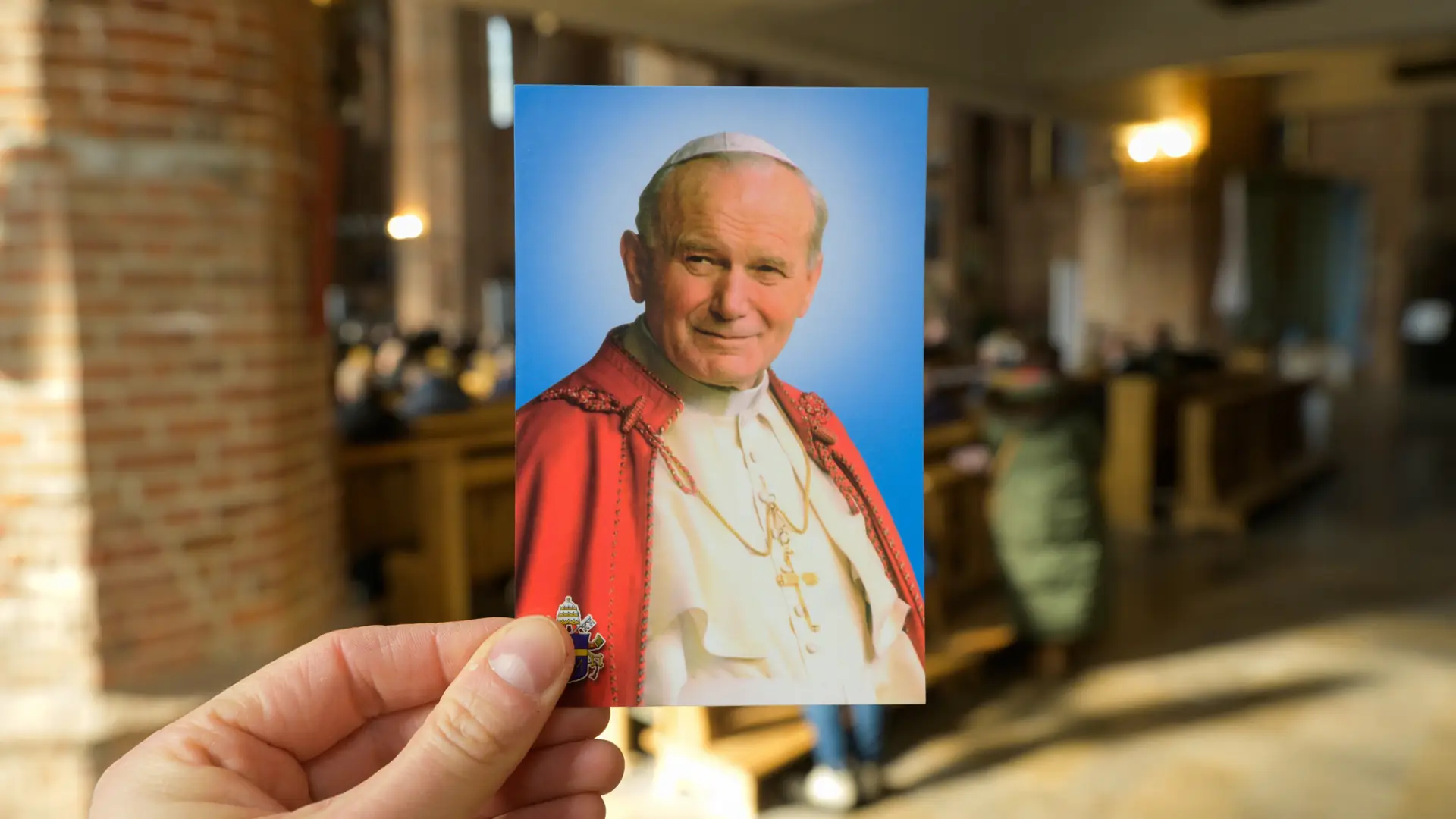 Święty obrazek albo mem? Są ludzie, którzy nie chcą wybierać między skrajnościami