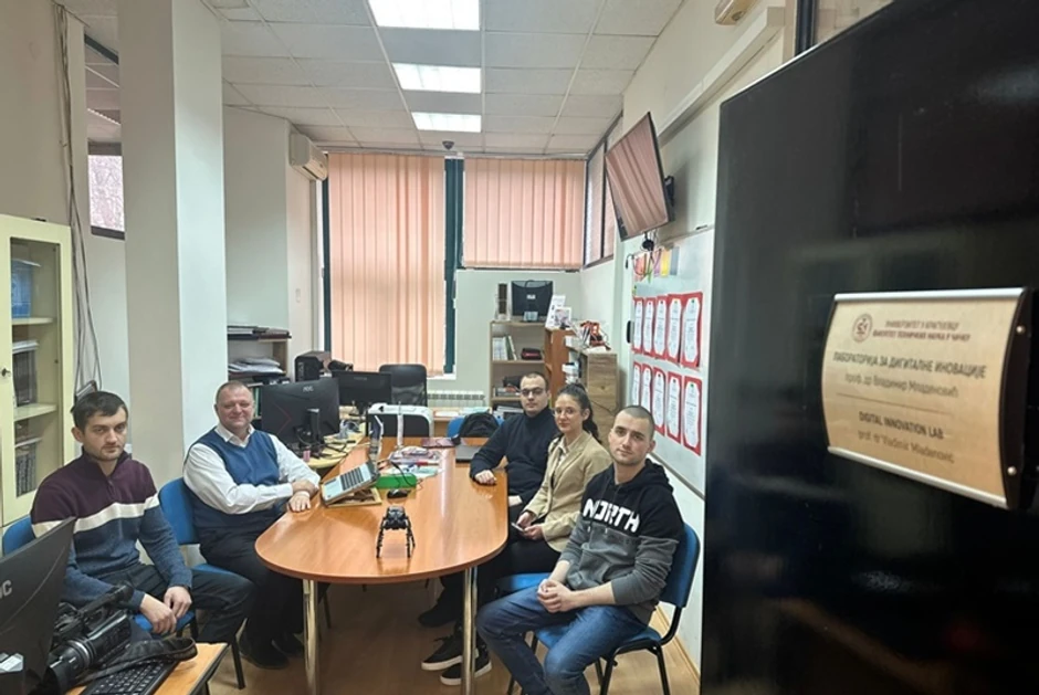 Ovo je Bobi prvi robo pas nastao na Fakultetu tehničkih nauka u Čačku