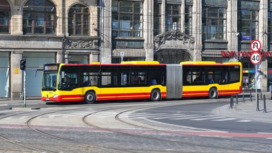 Kierowca MPK zatrzymał się i wysadził pasażerów. "Nasłuchałem się waszego skomlenia"