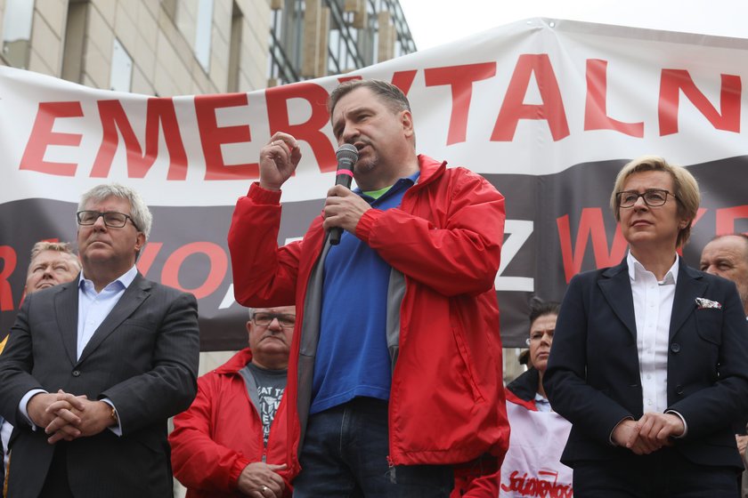 Protest "Solidarności" w Warszawie. "Ręce precz od Polski!"