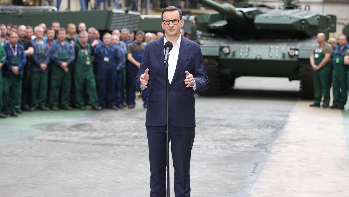 Morawiecki zaatakował Tuska. "No dajcie spokój. To jest kpina w żywe oczy"