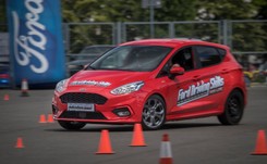 Ford rusza w Polsce z darmowym szkoleniem. Znasz 'holenderską metodę'? To gratka dla tysięcy kierowców