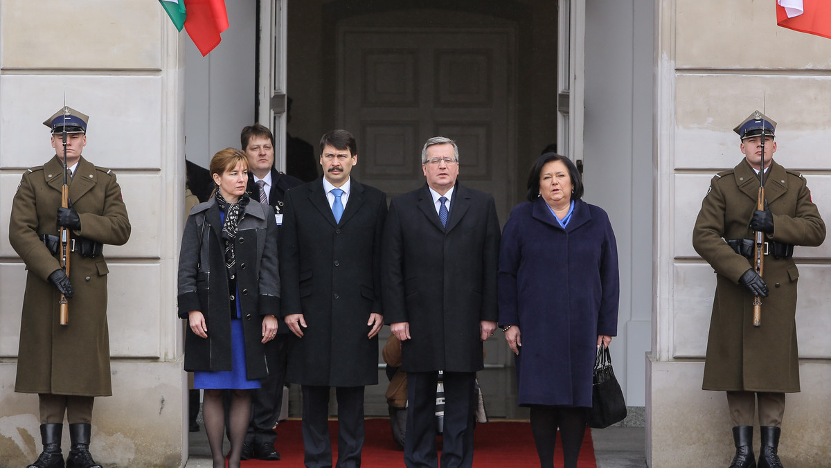 Od ceremonii oficjalnego powitania na dziedzińcu Pałacu Prezydenckiego rozpoczęła się w piątek przed południem dwudniowa wizyta prezydenta Węgier Janosa Adera, który przybył do Polski na zaproszenie Bronisława Komorowskiego.