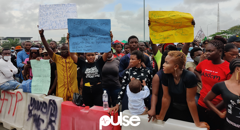 Eyewitnesses have reported Nigerian soldiers fired at peaceful #EndSARS protesters who waved the nation's flag and sang the national anthem at the Lekki Toll Gate, Lagos on Tuesday evening