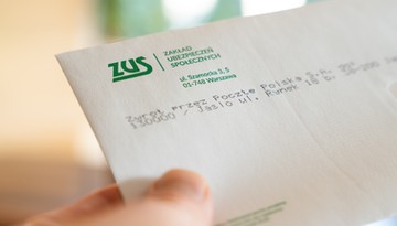 ZUS przelicza emerytury od 2025 – średnia podwyżka 230 zł, wyrównania do 14 tys. zł