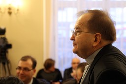 Ujawniono list nuncjusza do Watykanu ws. Rydzyka: "Igrają z lwem, który podbije stawkę"