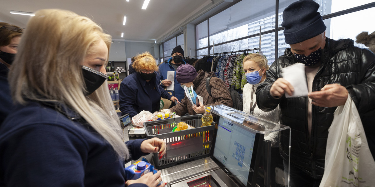 W Warszawie powstanie pierwszy sklep socjalny, w którym za znacznie niższe ceny będzie można kupić podstawowe produkty. 