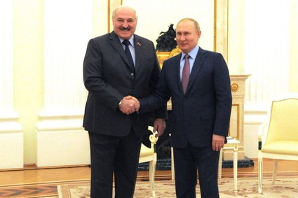 Prezent urodzinowy od Łukaszenki. Putin dostał bon na ciągnik