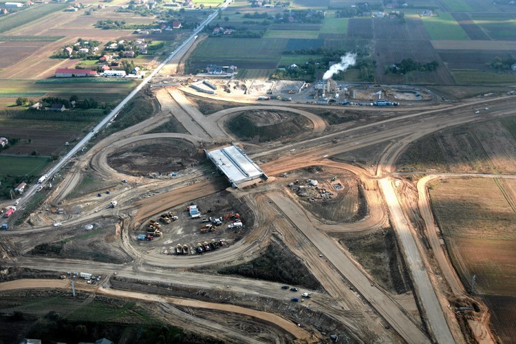 Unia Europejska na budowę obwodnicy Lublina przeznaczy 3 mld złotych, polski rząd zaś wyłoży 450 mln zł.