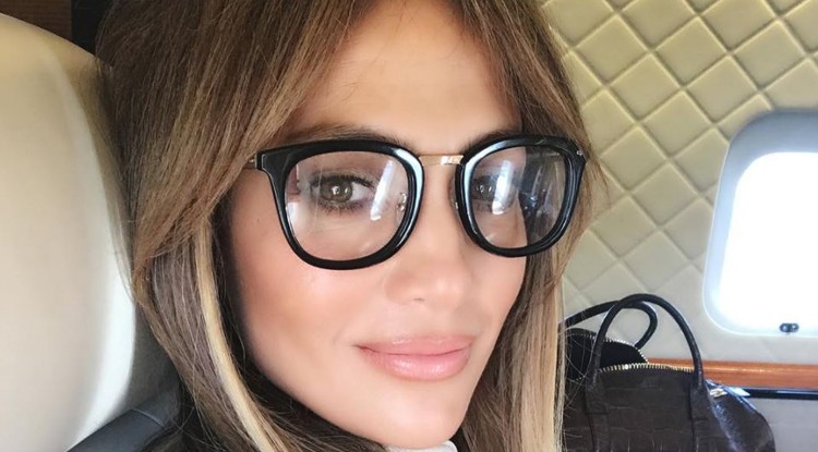 Jennifer Lopez szerint ilyen egy hamisítatlan hétfői outfit