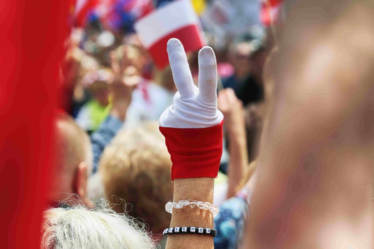 Eksperci zajmujący się analizą języka kampanii wyborczych podkreślają, że najważniejsza jest weryfikacja informacji.