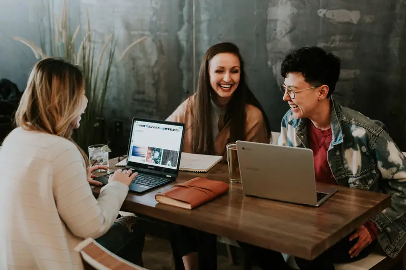 A ty ile dowiedziałaś się od swoich koleżanek lub z internetu? Brooke Cagle, Unsplash