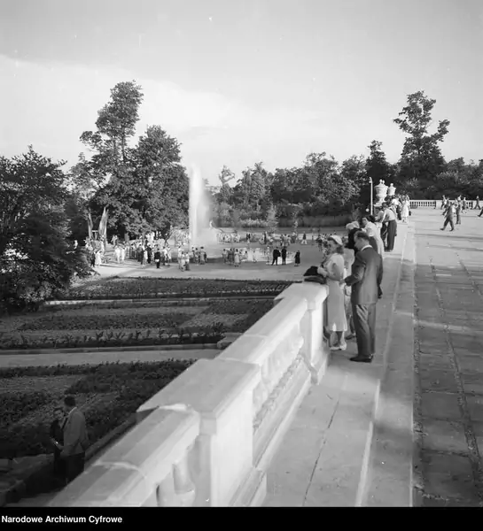 Fontanna w Centralnym Parku Kultury i Wypoczynku w Warszawie / fot. Zbyszko-Siemaszko-1955 NAC