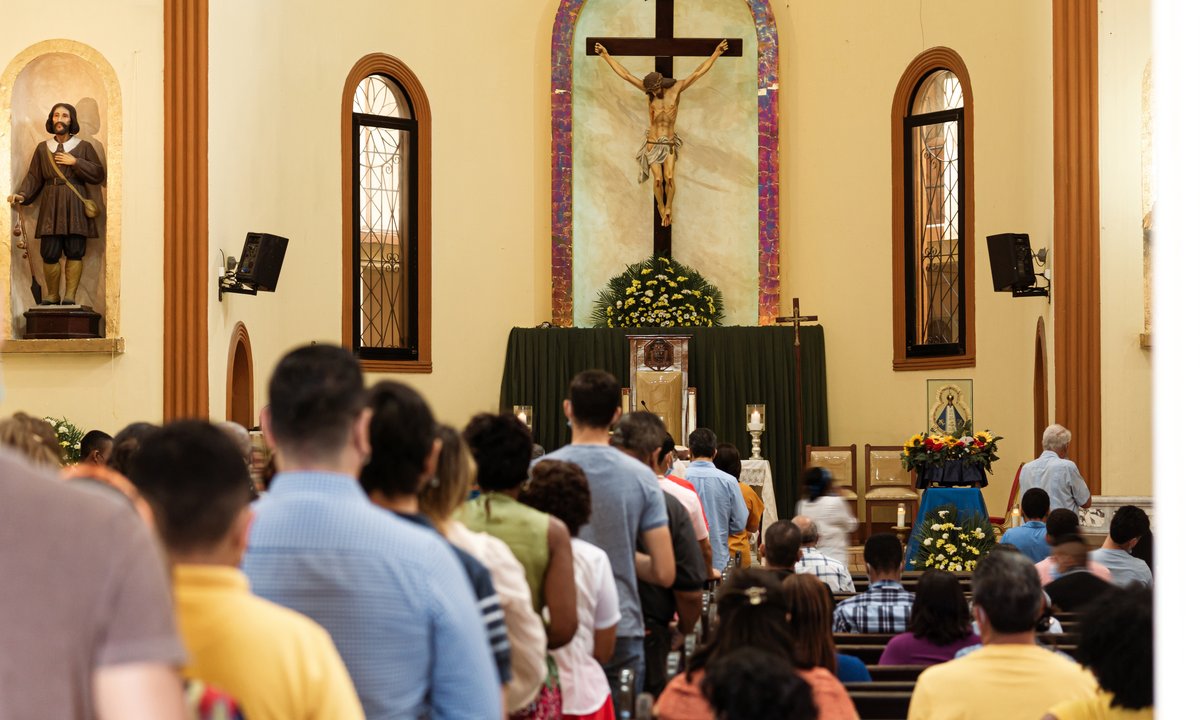 Praca w niedzielę to grzech? Ksiądz mówi, kiedy popełniamy błąd