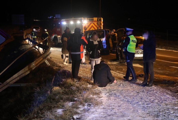 Wypadek pod Olsztynem. W zdarzeniu brały udział m.in. dwa osobowe busy [ZDJĘCIA, WIDEO]