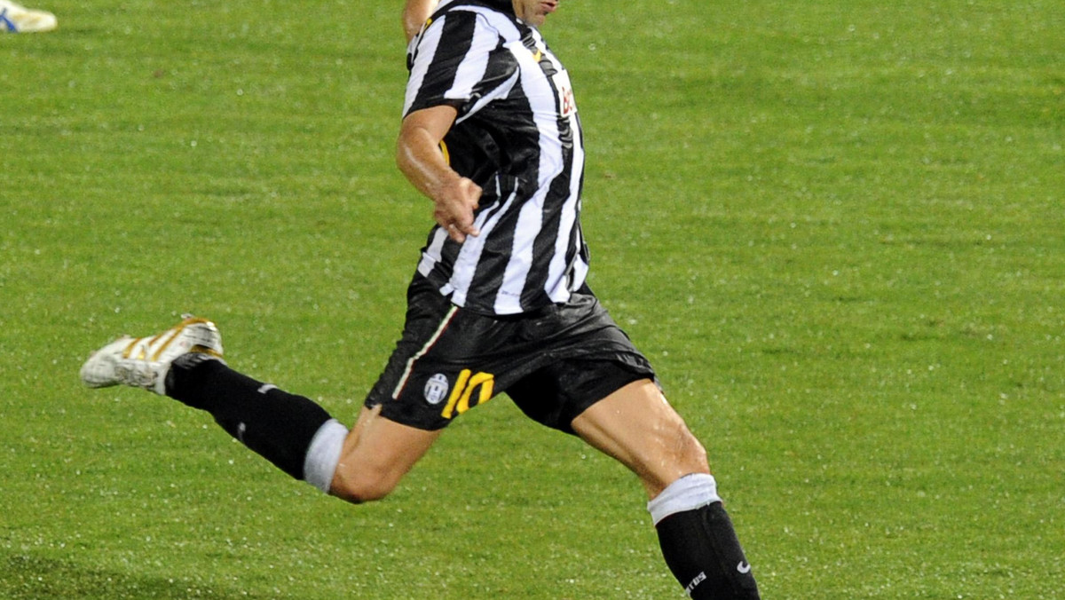 Piłkarz Juventusu Turyn Alessandro Del Piero w wywiadzie dla "La Gazzetta dello Sport" powiedział, że jest niezwykle zmotywowany przed sobotnim meczem z AC Milan i zamierza przedłużyć kontrakt ze swoim klubem.