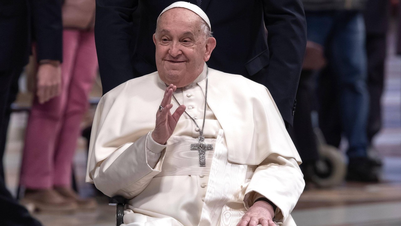 Papież Franciszek przed śmiercią opróżnił swoje konto bankowe. Historię ujawnił rumuński biskup