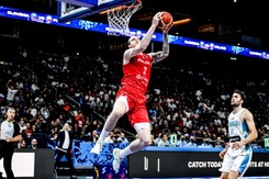 Niewiarygodne! Polacy ograli mistrzów Europy. Ponitka przyćmił Doncica