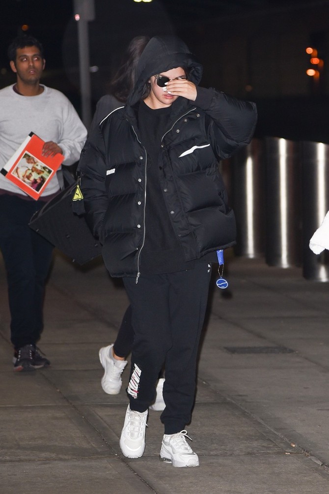 Selena Gomez na aerodromu u Njujorku 