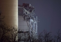 Groźny wypadek w wyburzanej elektrowni. Eksplozja? Runęła część budynku [ZDJĘCIA]