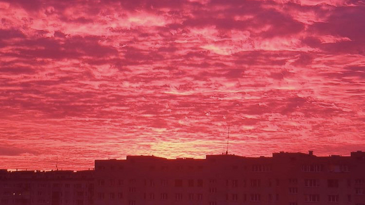 Różowe niebo nad Polską. Wspaniały zachód słońca