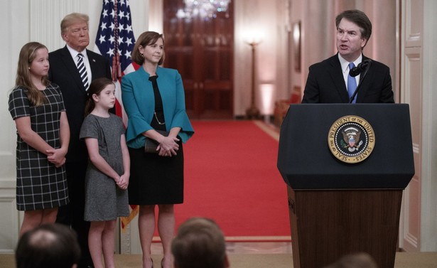 Po burzliwej debacie w Senacie, sędzia Brett Kavanaugh "spokojnie" zadebiutował na ławie sędziowskiej SN