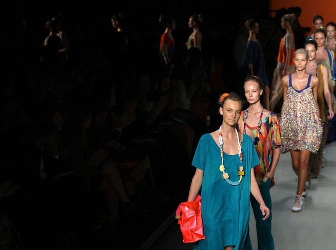 Moda na kolor! Rozpusta barw na wybiegu