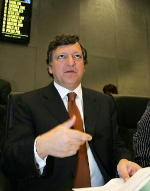 Barroso ma kłopoty / 14.jpg