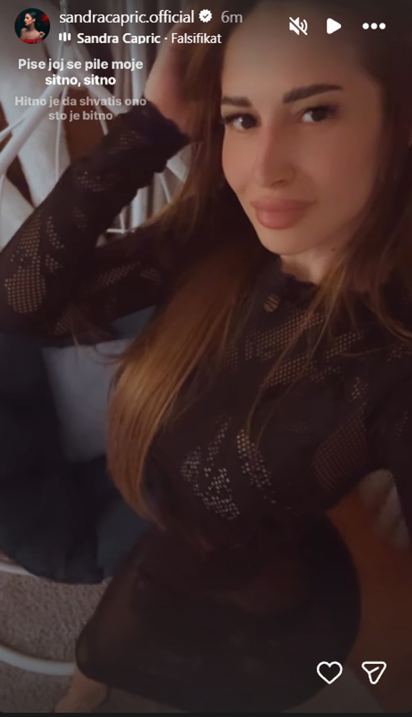 Pevačica (34) u haljini celoj od mreže, sve se provodi:Snimak napravio haos